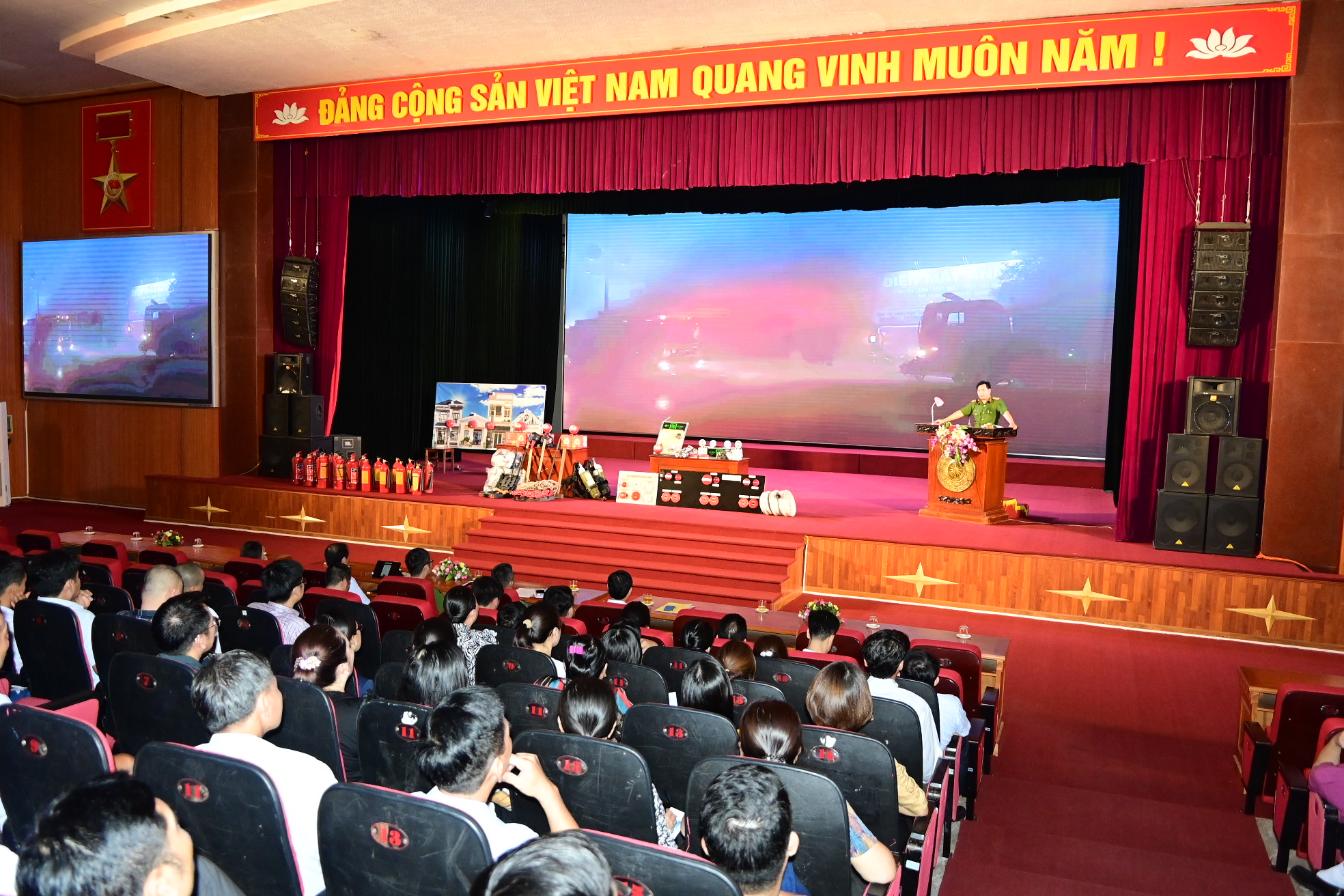 Huyện Thuỷ Nguyên tuyên truyền, hướng dẫn các quy định về PCCC và CNCH tới gần 700 cán bộ, công chức, viên chức, người lao động